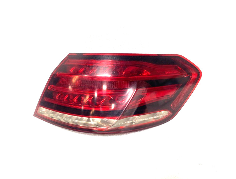 14 15 16 MERCEDES E250 E300 SEDAN RIGHT PASS SIDE OUTER TAIL LIGHT OEM #A0.33