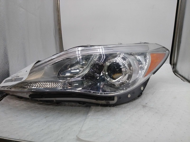 Used Left Headlight Assembly fits: 2017 Hyundai Azera projector xenon HID Techno
