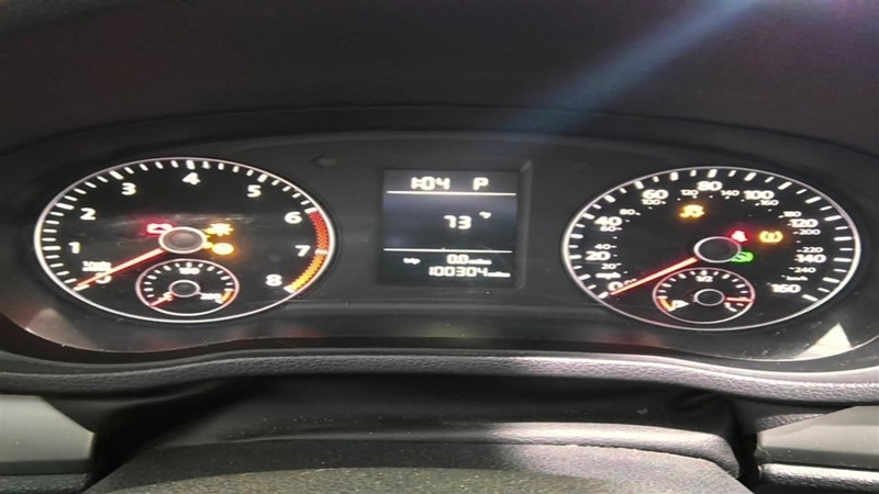 Speedometer Cluster MPH ID 561920960D Fits 15-19 PASSAT 3560614
