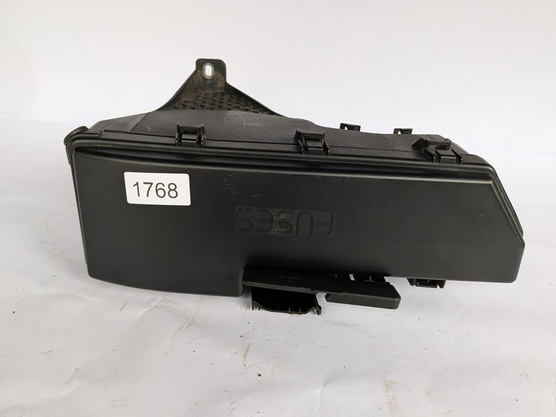 2000-2007 VOLVO S60 S80 V70 XC70 C70 FUSE BOX AND RELAYS (530)