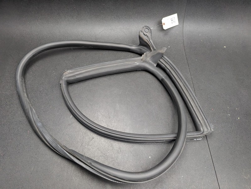 Rear Left Door Weatherstrip 2019 Audi A7 4K8833707E 2020 2021 2022 2023 2024