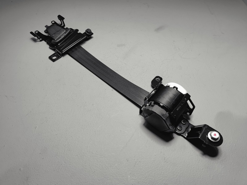 Honda Pilot Rear Second Row Center Middle Seatbelt Belt Retractor 2016-2022 OEM