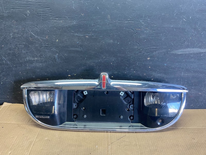 1999-2002 Lincoln Continental License Plate Panel Backup Lights Trim Oe r7290 DG