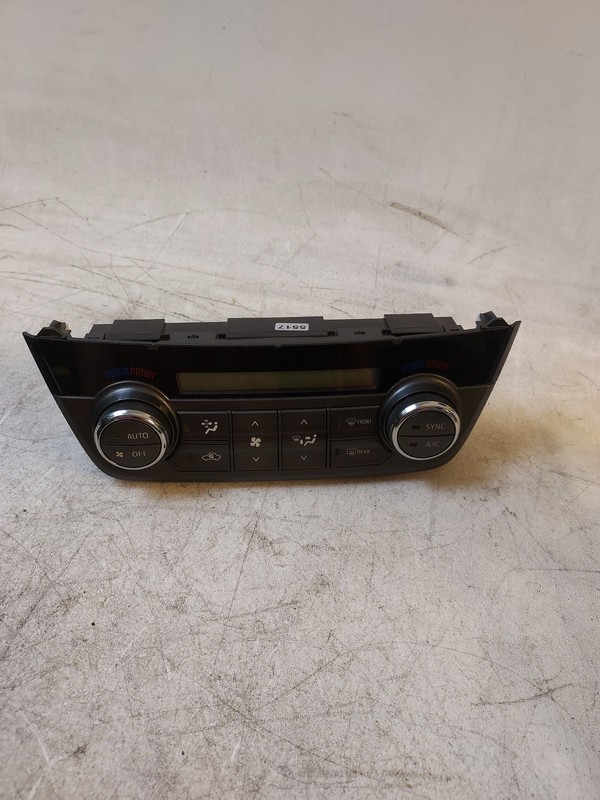 2013-2015 Toyota RAV4 Automatic Climate Temperature Heater Control AC Switch