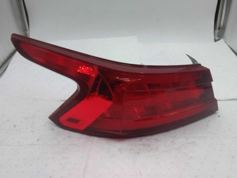 2017 Nissan Maxima Left Tail Light Assembly Red OEM 66729 122K Miles