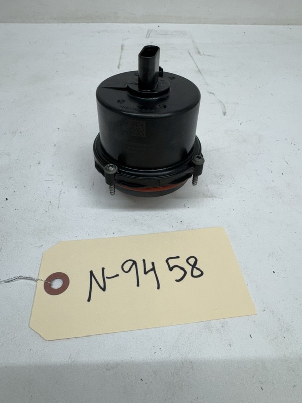 17-22 Tesla Model 3 Radiator Auxiliary Coolant Water Pump 1088245-00-K 9458 B134