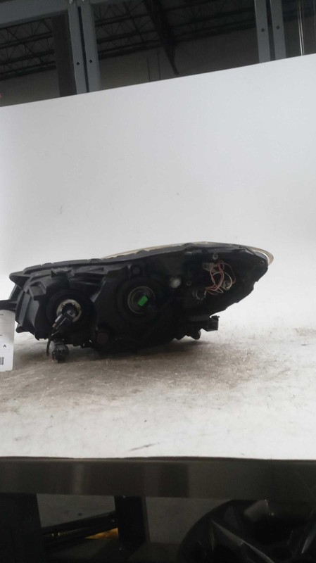 2015 Subaru XV Crosstrek Right Headlight Assembly Black OEM 167213 Used