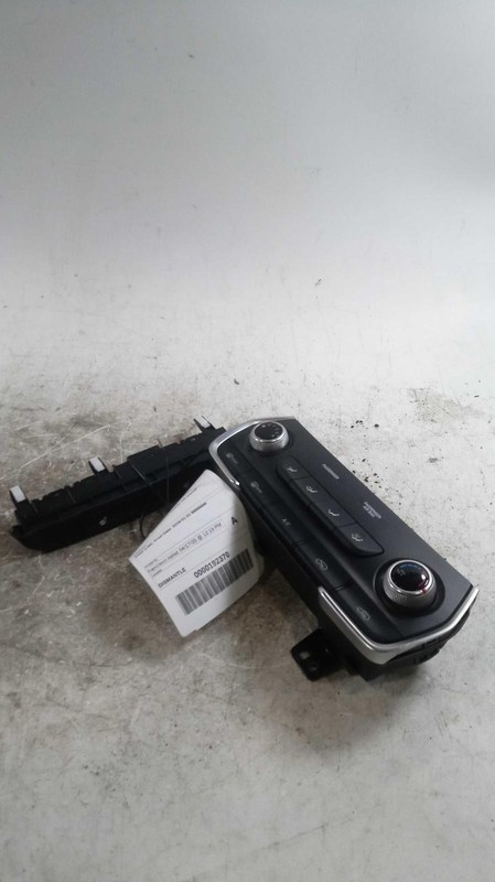 2019 Hyundai Santa Fe Front Temperature Control A/C Selector Switch OEM Used