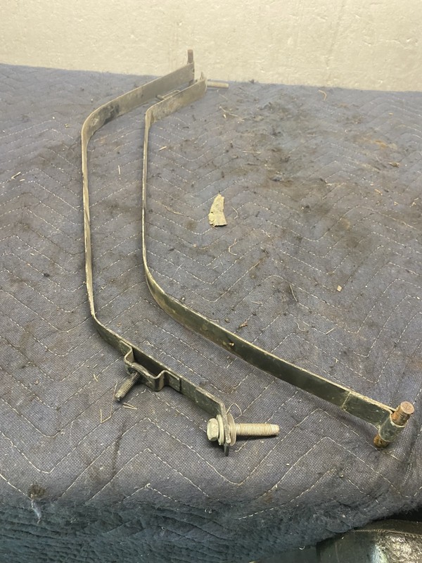 2014 Jeep Patriot Sport 2.4 4x4 Gas Tank Straps OEM