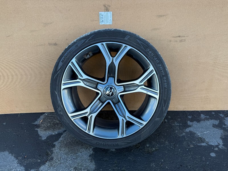 KIA STINGER 2018-2023 OEM RIM WHEEL TIRE 19"X8.5" ASSEMBLY