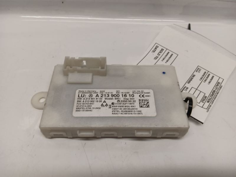 Mercedes 213 E300 Key Less Entry Module Control Unit 2139001610
