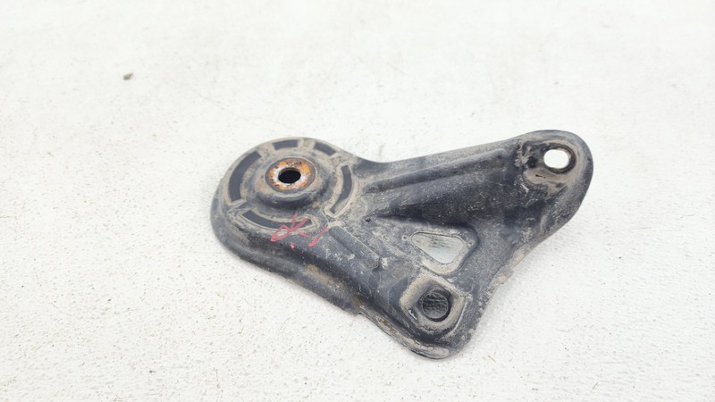 2016 Toyota Camry front cradle crossmember right bracket OEM