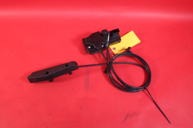 05-13 Chevrolet C6 Corvette Driver Side Door Release Assembly Latch 15946774
