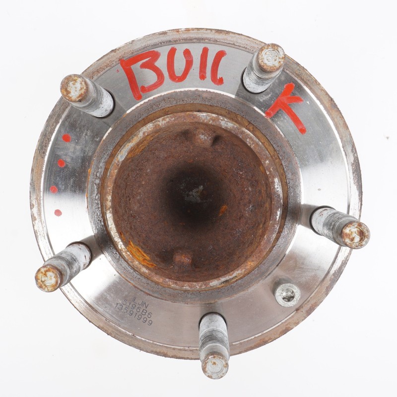 2016 - 2019 Buick Cascada Rear Left Or Right Hub OEM
