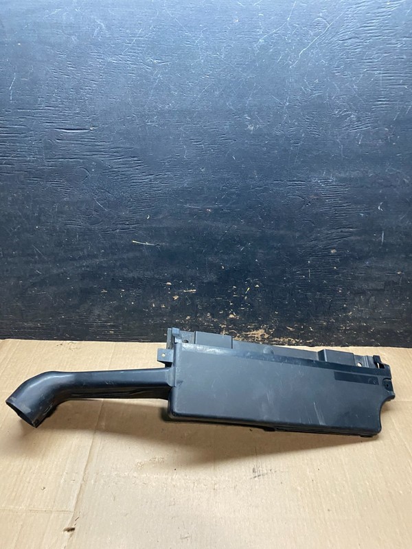 2003 to 2008 Nissan Murano Air Intake Cleaner Duct OEM U6190 DG