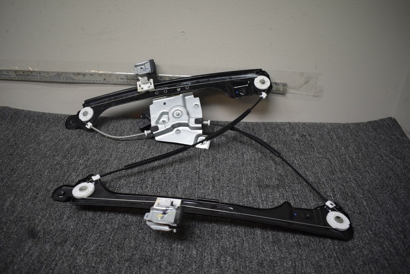 2010-2015 CAIDILLAC SRX FRONT WINDOW REGULATOR FACTORY OEM