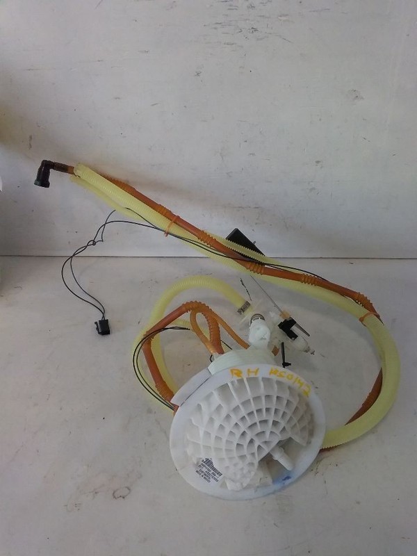 Passenger Fuel Pump Assembly 3.6L Fits 17-20 CHALLENGER 3483155