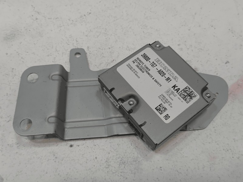2016-2018 Honda Pilot Satellite Tuner Remote Computer Control Module Unit OEM