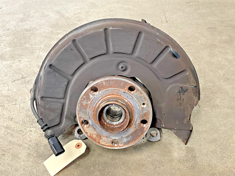 ⭐2015-2018 AUDI Q3 FWD FRONT LEFT STEERING KNUCKLE WHEEL HUB PLATE OEM LOT2607