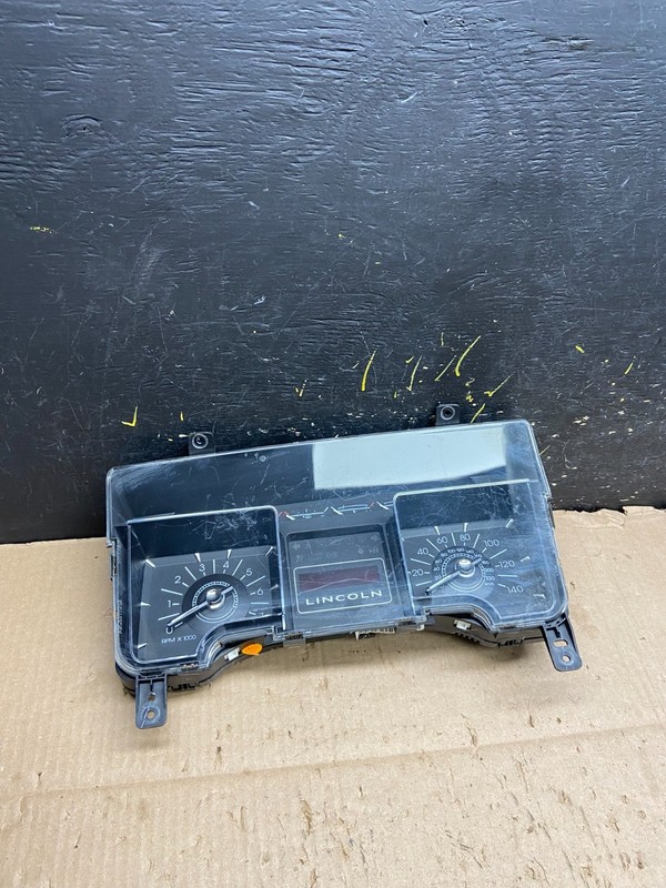 2007 to 2008Lincoln Navigator Speedometer Gauge Cluster y5527 DG