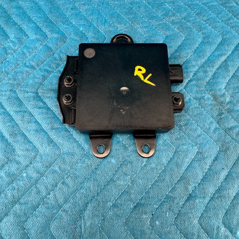 2016-20 INFINITI QX60 DRIVER LEFT BLIND SPOT RADAR SENSOR MODULE LOWER REAR OEM