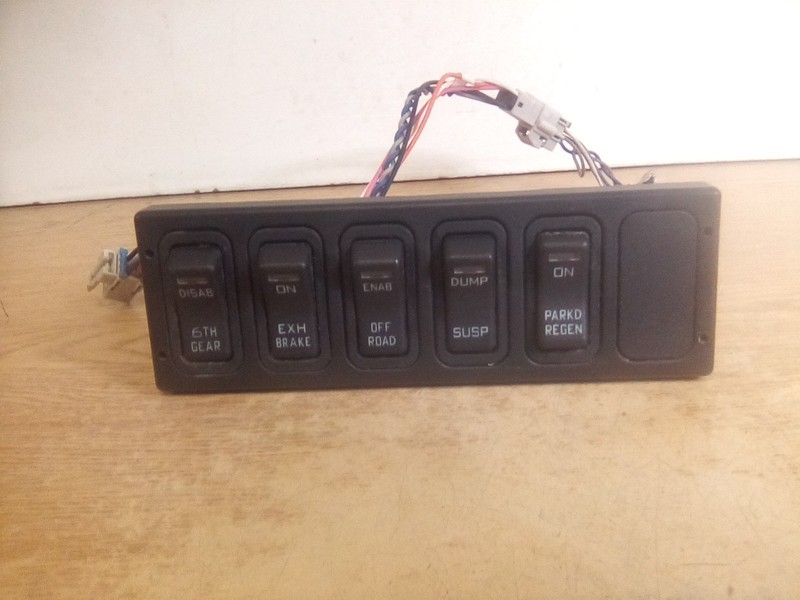 International 4300 3549776C5 Dash Control Switch
