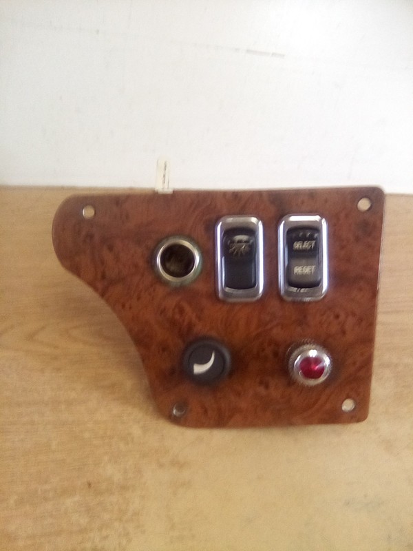 Peterbilt 387 17-05018M002 Dash Switch Panel