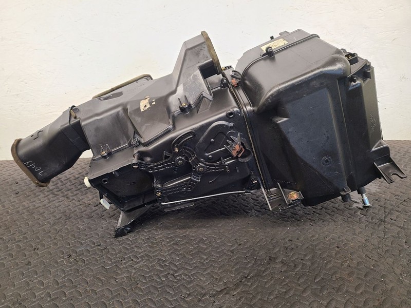 00-02 Toyota Tundra A/C AC Evaporator Heater Housing Assembly OEM 88510-0C020