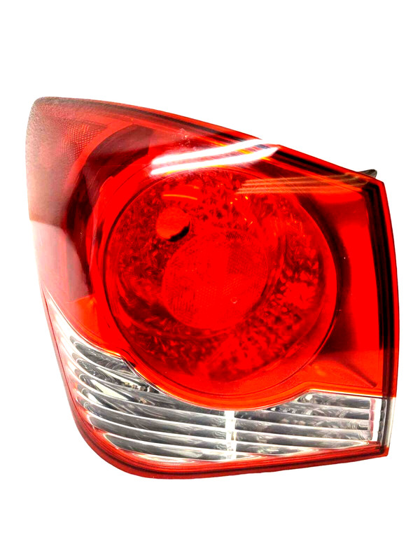 2016 Cruze LH Driver Tail Lamp 1/4 Panel Mounted Lite Scratches Part# 94540776