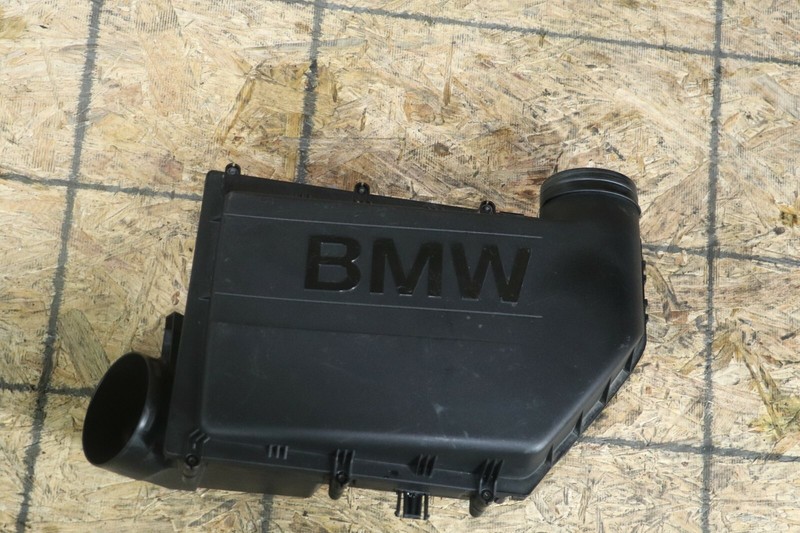BMW E70 F15 X5 X6 ENGINE MOTOR AIR INTAKE CLEANER MUFFLER BOX PANEL OEM 32k Mile