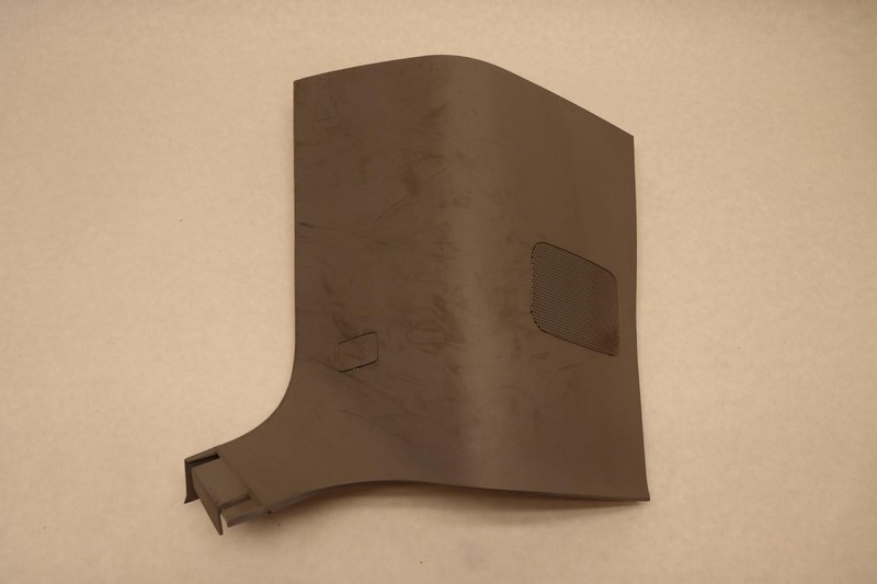 2015-2016 CHEVY/GMC SUBURBAN REAR RIGHT SIDE UPPER D PILLAR TRIM COVER OEM