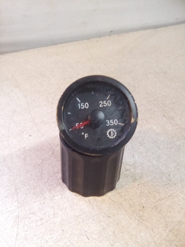 International Navistar 4061135C1 Transmission Oil T Gauge