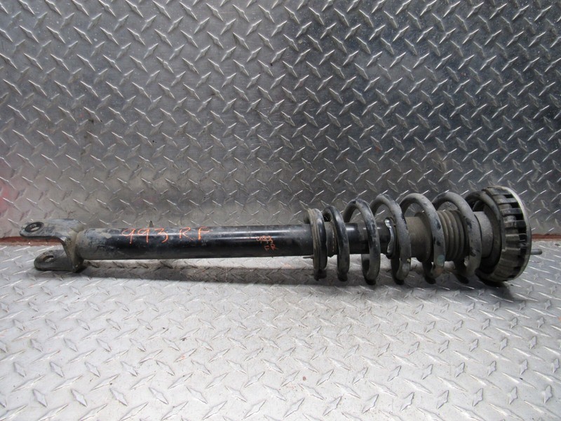 11-13 HYUNDAI GENESIS SEDAN RIGHT FRONT PASSENGER SHOCK STRUT COIL SPRING