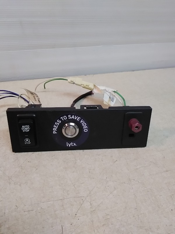 International LT TL0024653 ,3765152 ,3766676C2 Switch/Wiring Harness Dash Panel