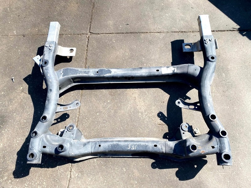 15-23 MERCEDES BENZ C300 W205 RWD FRONT SUBFRAME ENGINE CRADLE CROSSMEMBER OEM
