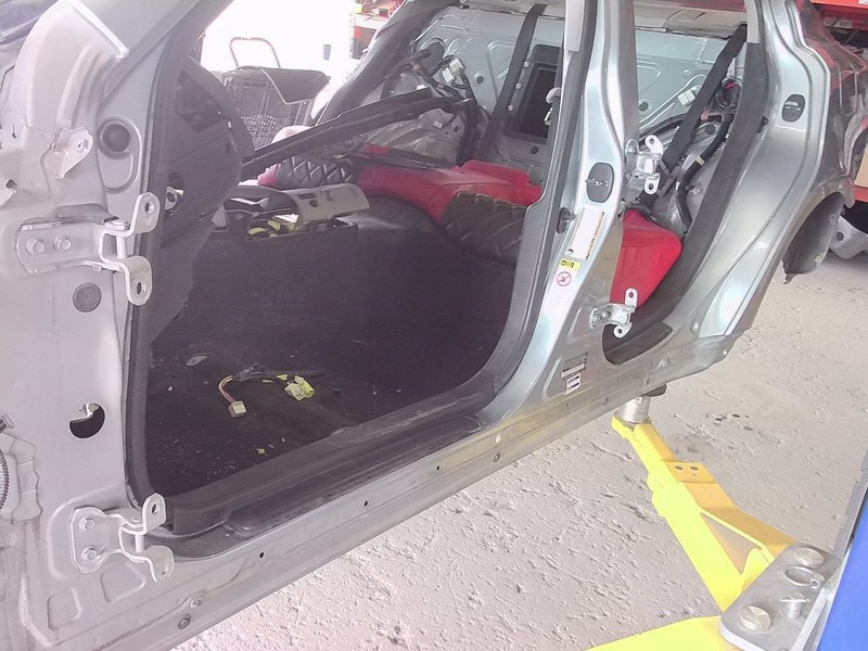 06-13 Lexus IS350 Blue Driver Left Side Rocker and Post Cut