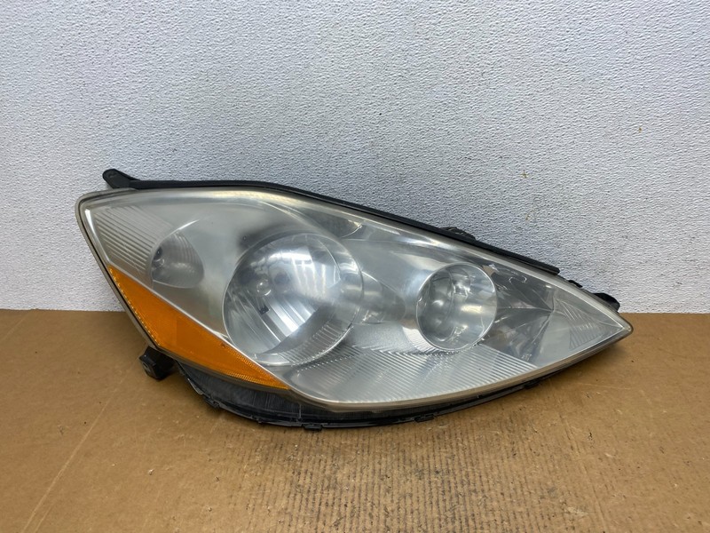 2006 to 2010 Toyota Sienna Right Passenger Rh Side Headlight Halogen AE0290 DW