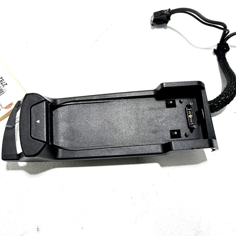 2013 BMW 750 Li FRONT CONSOLE MOBILE PHONE HOLDER MOUNT BASE PLATE OEM