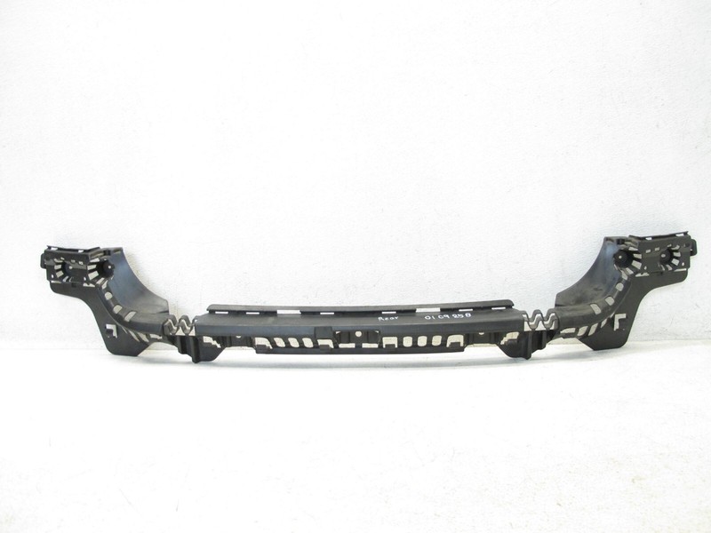 12-18 BMW F30 320i 328i REAR BUMPER SUPPORT CENTER MOUNT BRACKET CARRIER OEM 010
