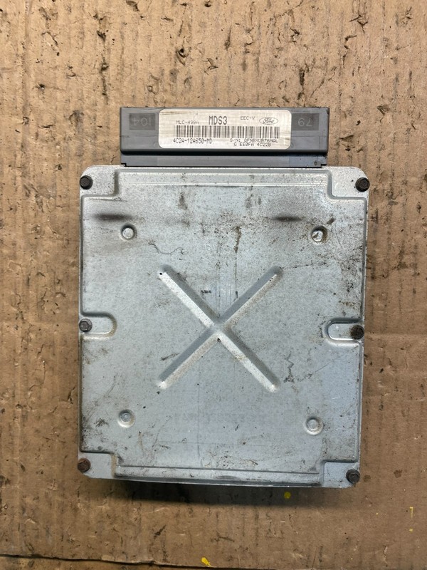 2004 Ford Van E250 4.6L Engine Control Module Unit ECU S2469 DG