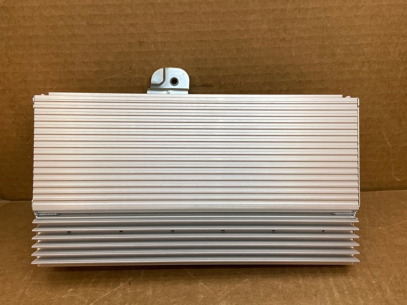 Grand Caravan Town Country Infinity Digital Radio Audio Amplifier Amp 05107086AH