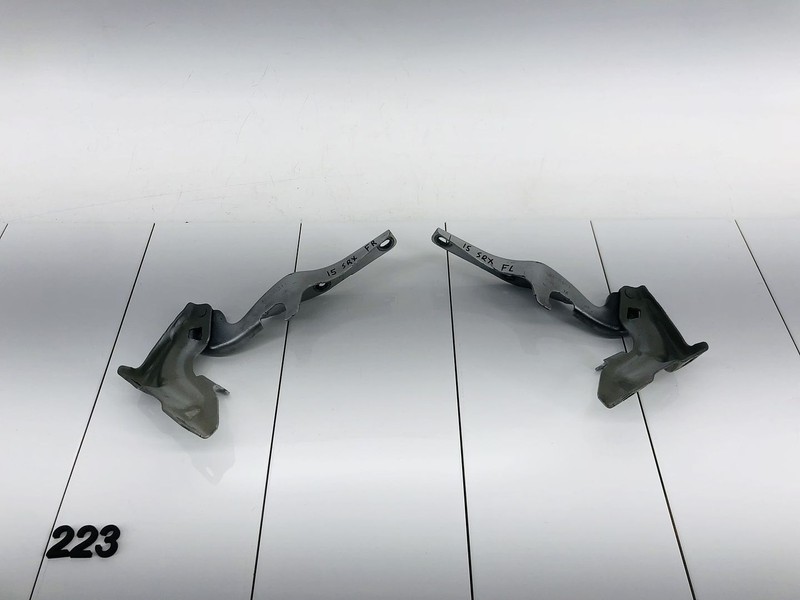 10-16 CADILLAC SRX FRONT LEFT AND RIGHT SIDE HOOD BONNET HINGE SUPPORT SET OEM