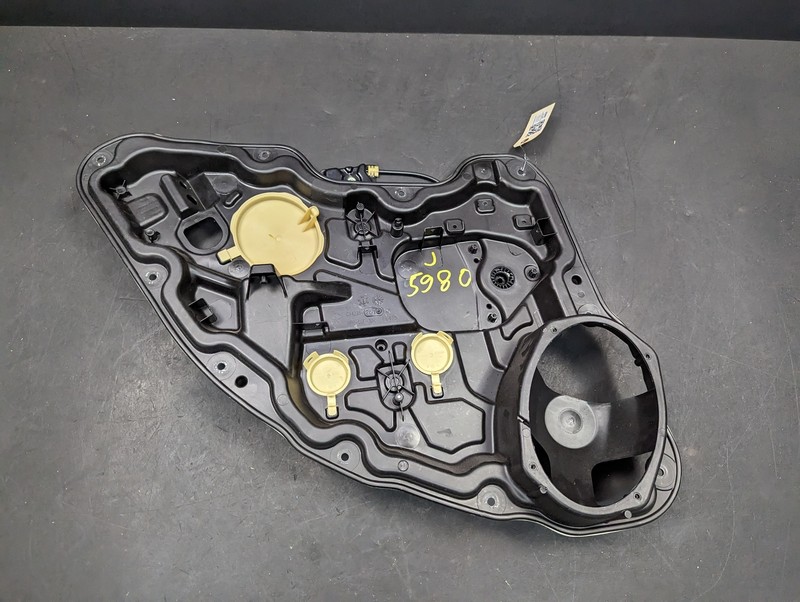 Rear Left Door Window Regulator 2019 Jeep Cherokee 68227457AA 2014 2015-2022