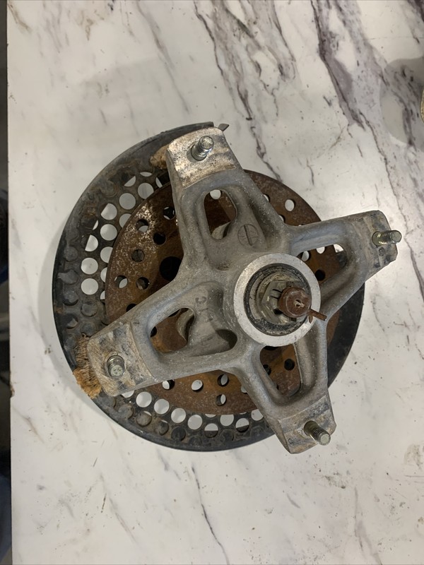 1985 - 1987 Lt250r Quadracer Front LeftSteering Knuckle Spindle Hub