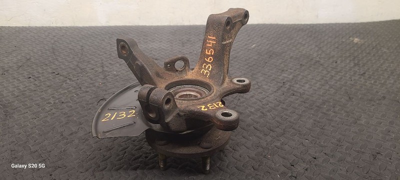 05-12 Ford Escape Front Left Driver Spindle Knuckle OEM 5L84-3K171-BA