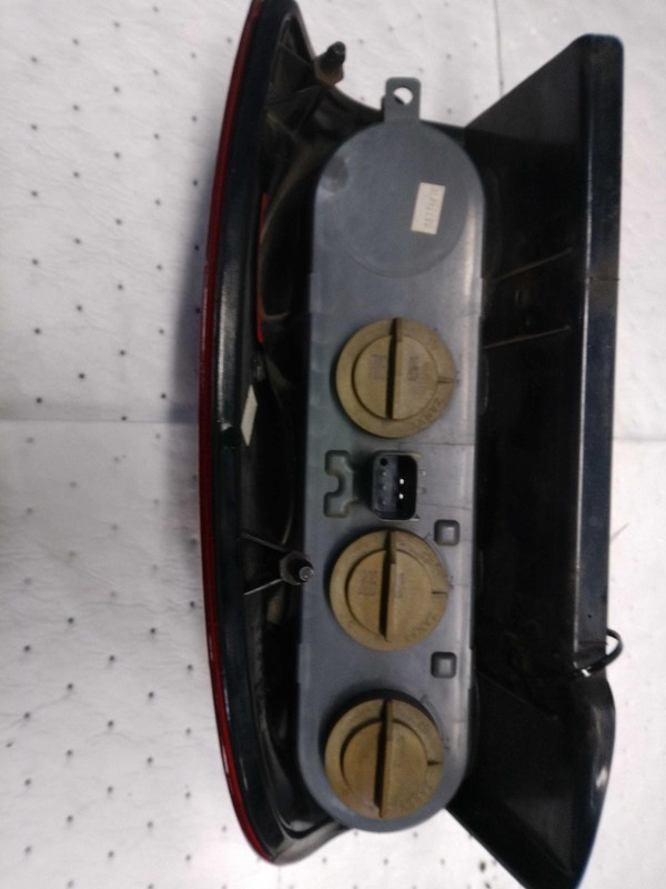 2007 Jeep Liberty Left Tail Light Assembly White OEM 18471 138K Miles
