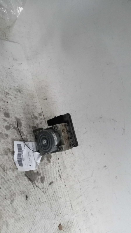 2015 Mercedes-Benz C-Class ABS Hydraulic Assembly OEM 2054310100 123k Mi