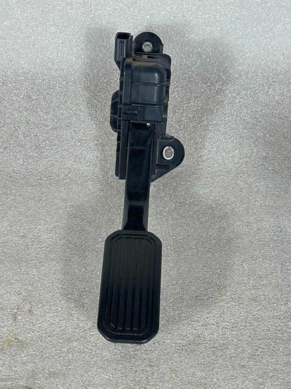 2003-2007 Toyota Sequoia 03-06 Tundra AT Gas Accelerator Pedal 78120-0C050 OEM