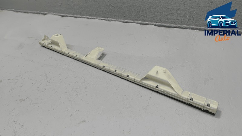 2018-2024 FREIGHTLINER CASCADIA FRONT DRIVER DOOR WINDOW GLASS CHANNEL GUIDE OEM