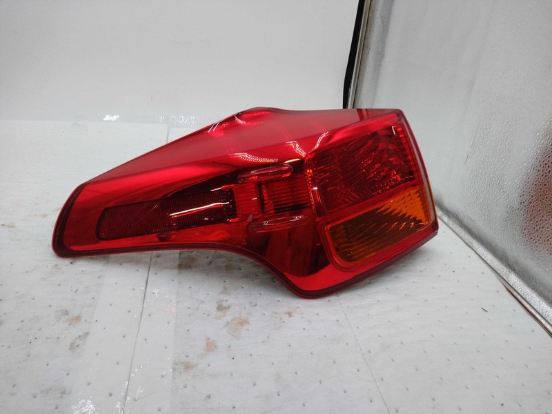 2015 Toyota RAV4 Left Tail Light Assembly Blue OEM Used 116K Miles NJ25-25414